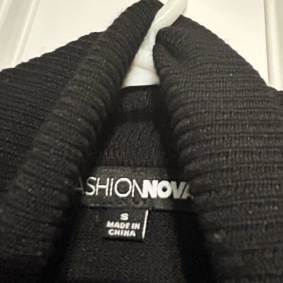 Fashion Nova Turtleneck Top - Size Small - Picture 5 of 5